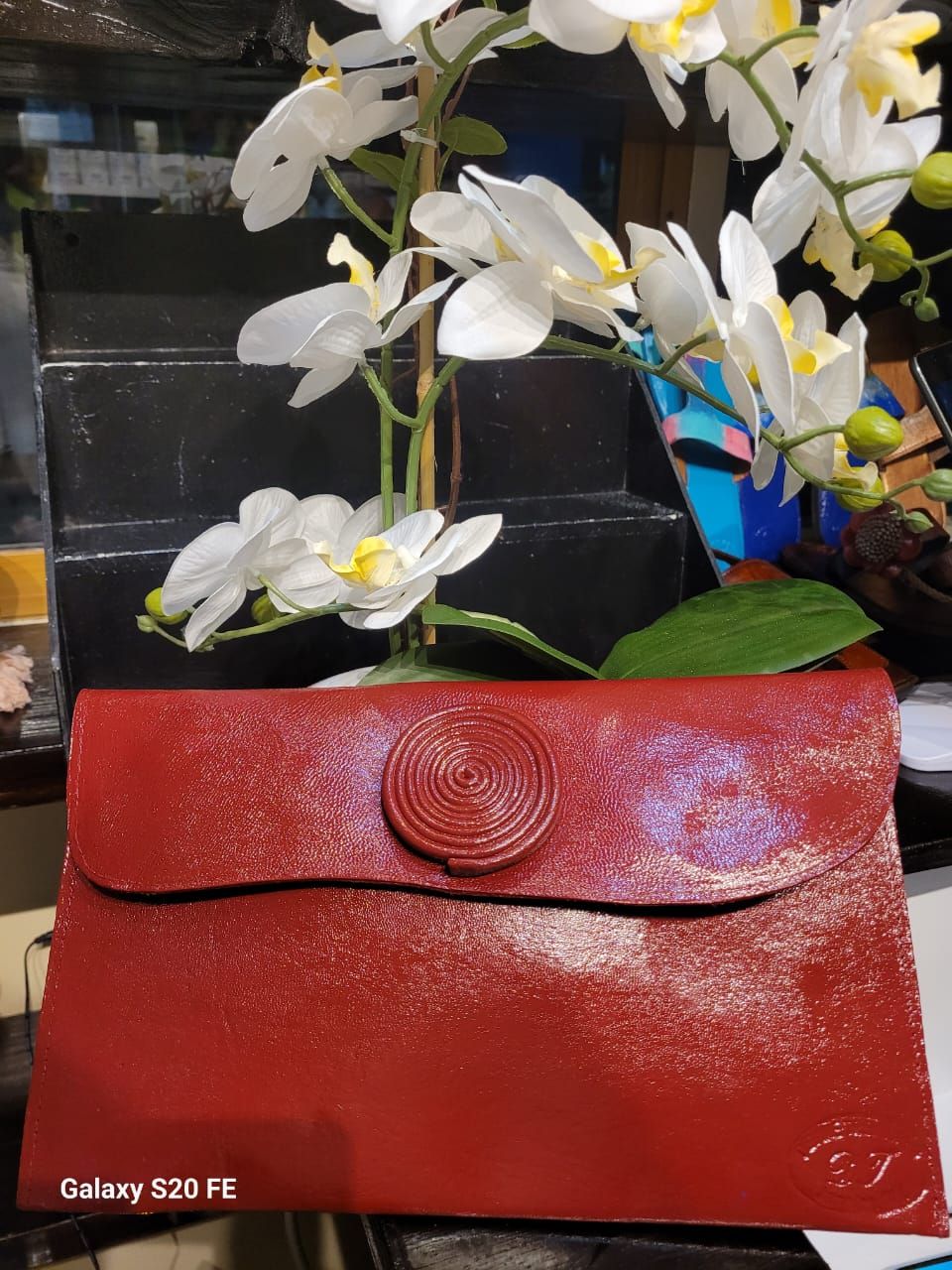 Red Med Clutch