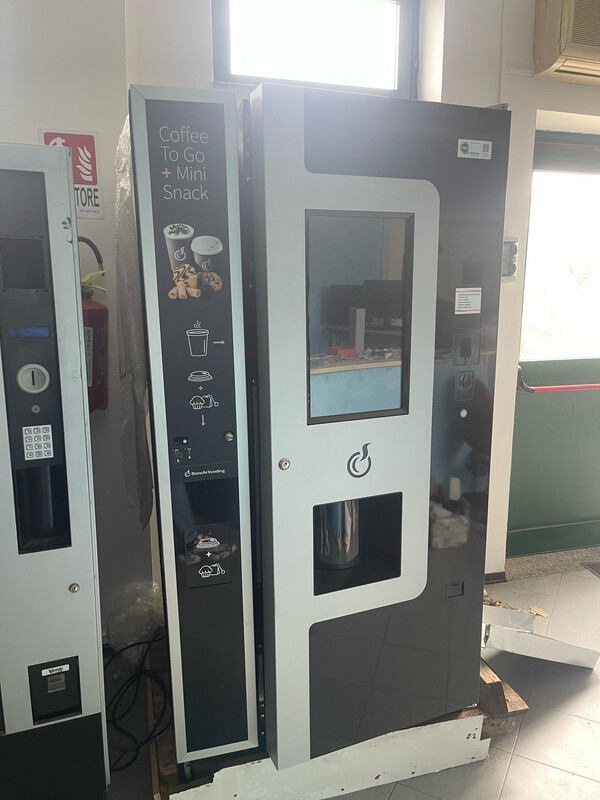 LEI600 PLUS 2CUPS TOUCH 21" + MODULO COFFEE TO GO BIANCHI SEMINUOVA