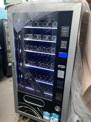 Distributore automatico FAS 900 con barre a led usato distributore automatico vending machine