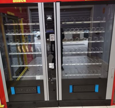 Negozio automatico affare h24  distributore automatico vending machine