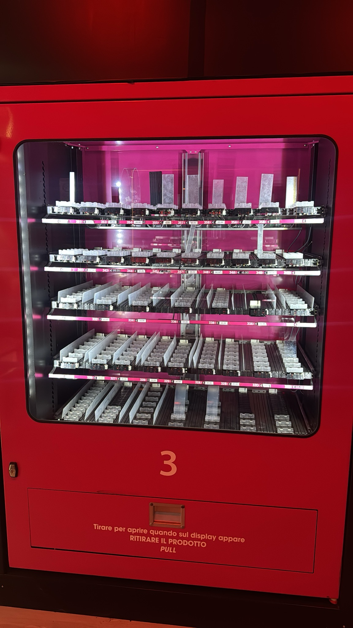 Distributore automatico magex multiprodotto market supermercato parafarmacia