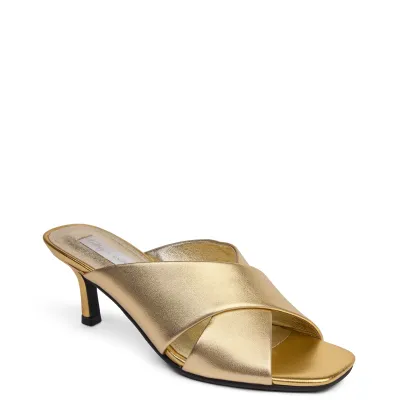 Lila Heel