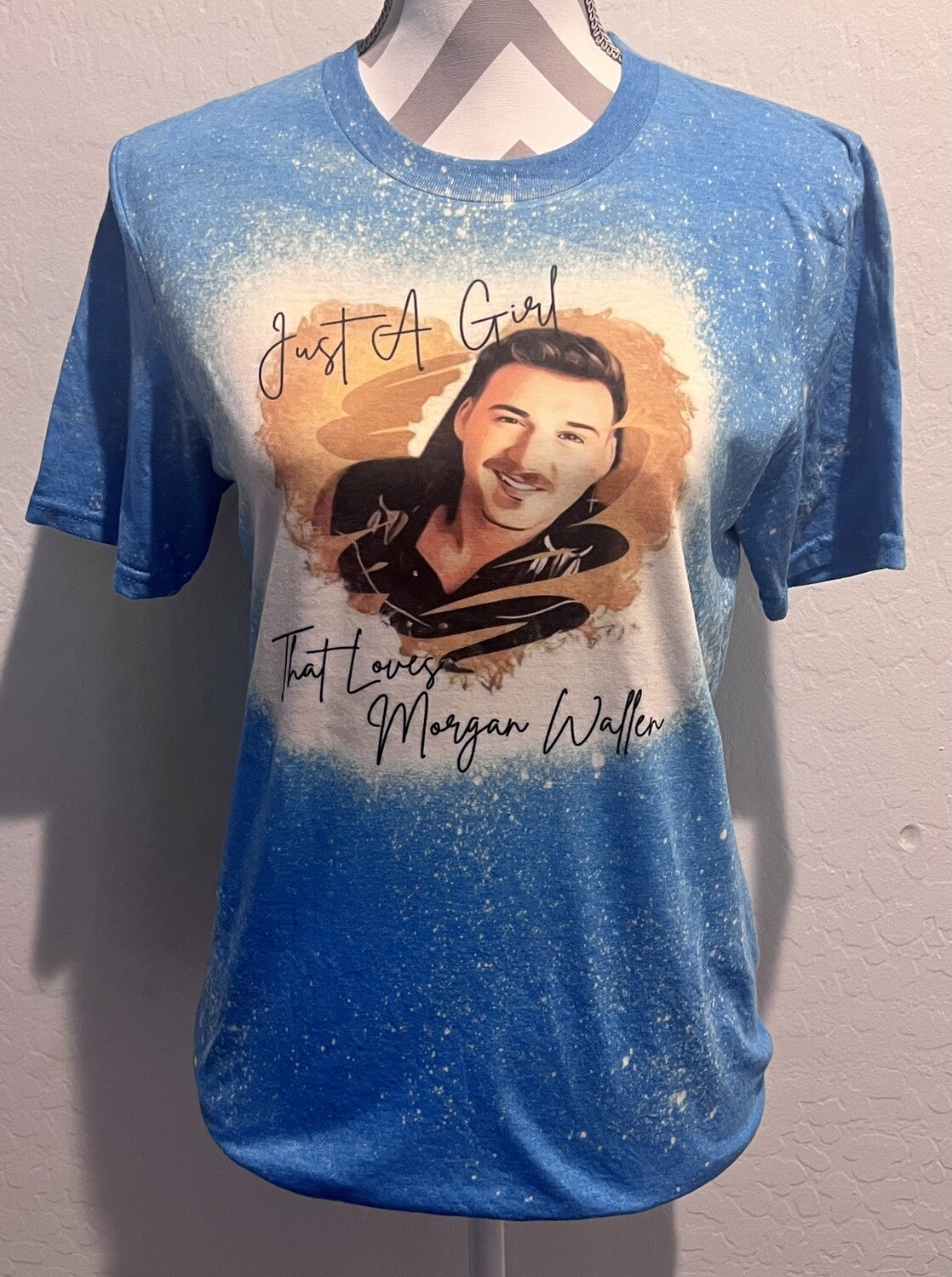 Just A Girl That Loves Morgan Wallen T-Shirt