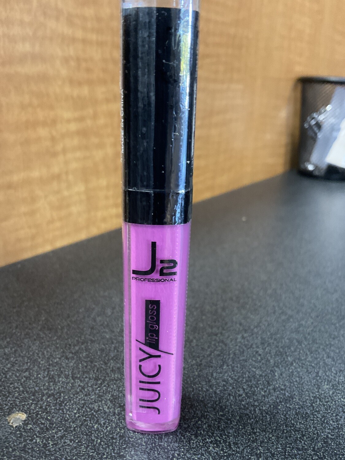 J2 lip gloss Love pink