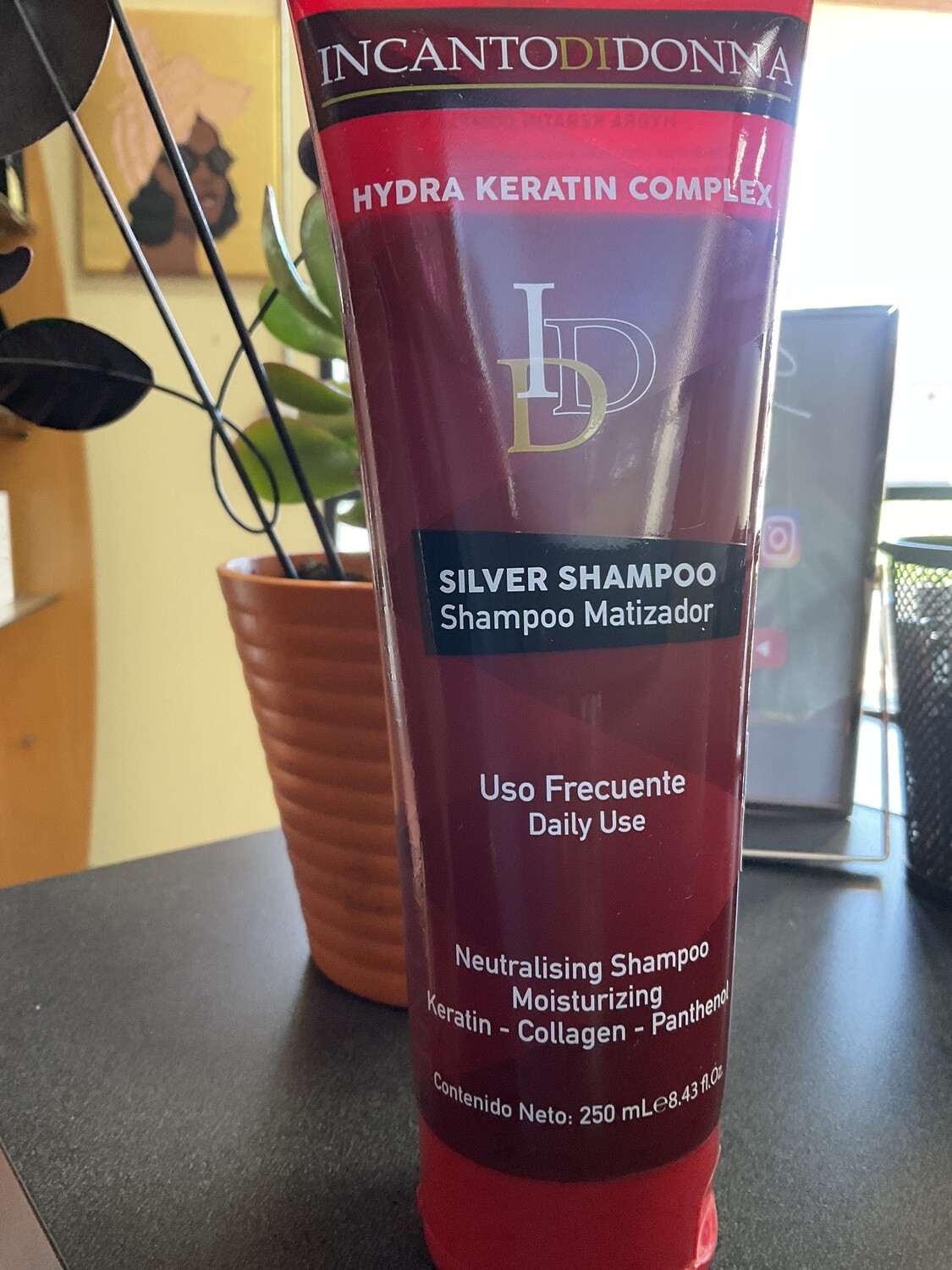 Incantodidonna Silver Shampoo 8.43 oz.