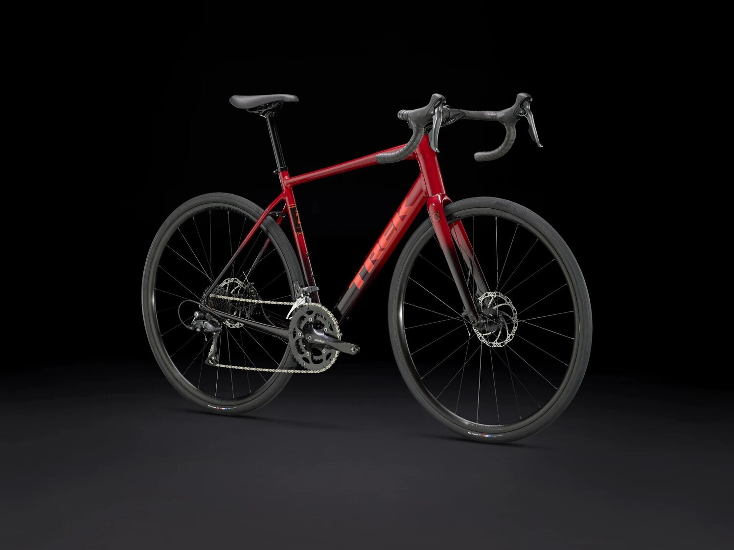 Trek Domane AL 2 Gen.4 Crimson to Dark Carmine Fade