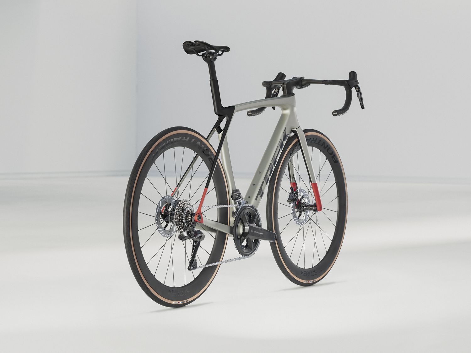 Trek Madone SL 7 Gen 8 Lunar Silver