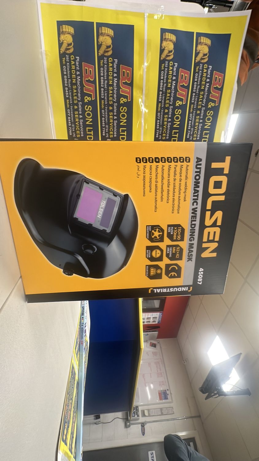 45087 AUTO DARKENING WELDERS HELMET