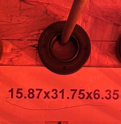 OIL SEAL 15.87 X 31.75 X 6.32