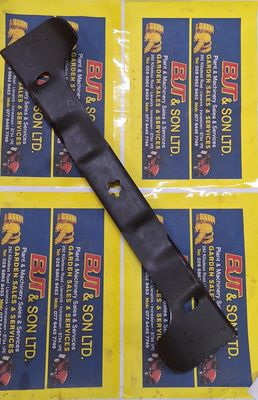 581518001 MOWER BLADE - R/H