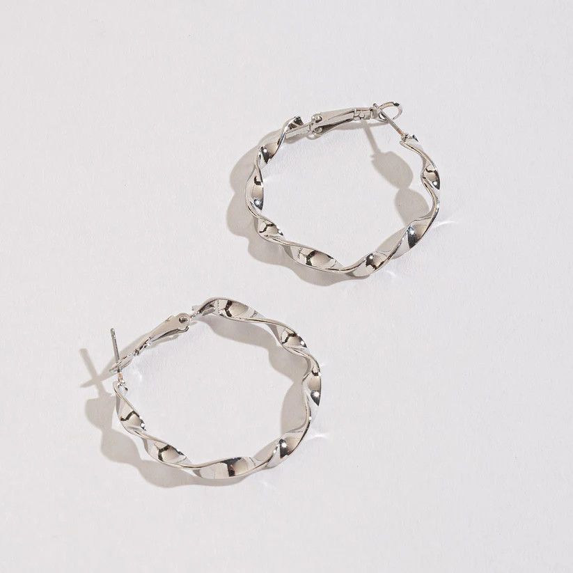 Twist Hoop ER, Color: Silver, Size: O/S