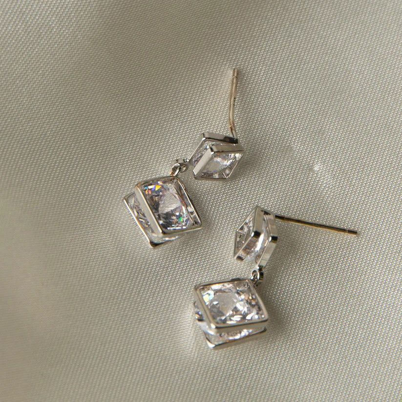 Crystal Post ER, Color: Silver, Size: O/S