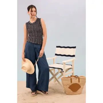 Sleevless Knit Sweater, Color: Navy, Size: Small