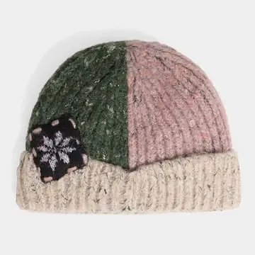 Light Flurries Hat