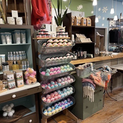 Bath Bombs, Soaks + Steamers