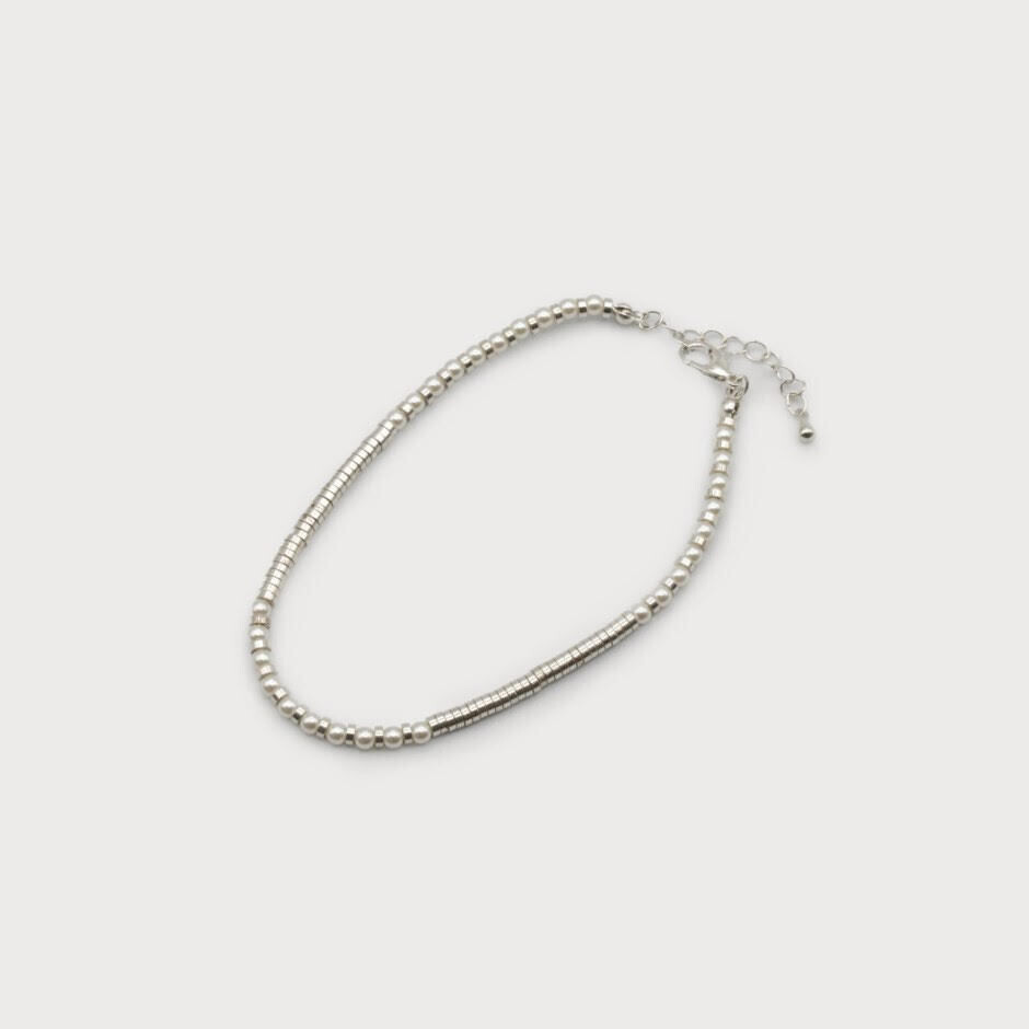 🇨🇦 Pearls &amp; Metal Flat Bead Anklet (2 colours)