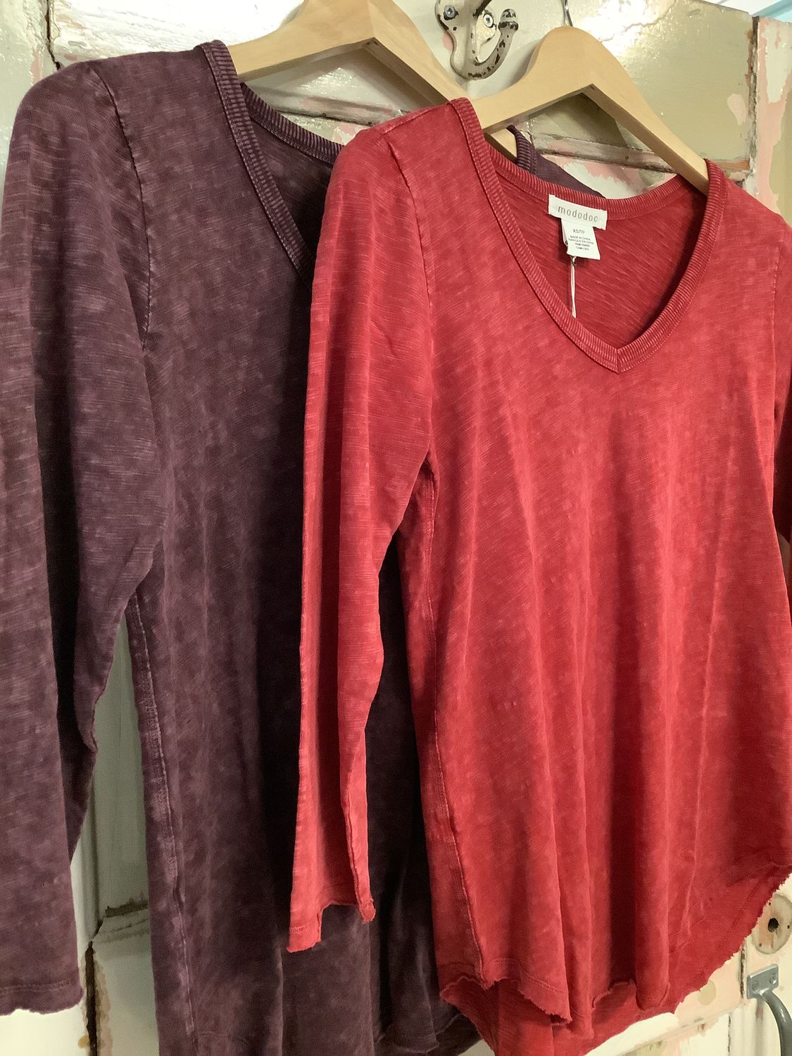 V Neck Tee (2 colours)