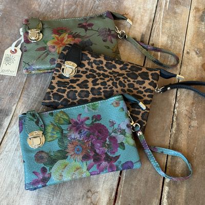 🇨🇦 Vegan Patterned Pebble Buckle Clutch (3 styles)