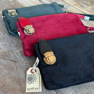 🇨🇦 Vegan Velvet Buckle Clutch (3 colours)