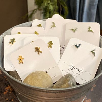 🇨🇦 Holiday Studs (2 styles)