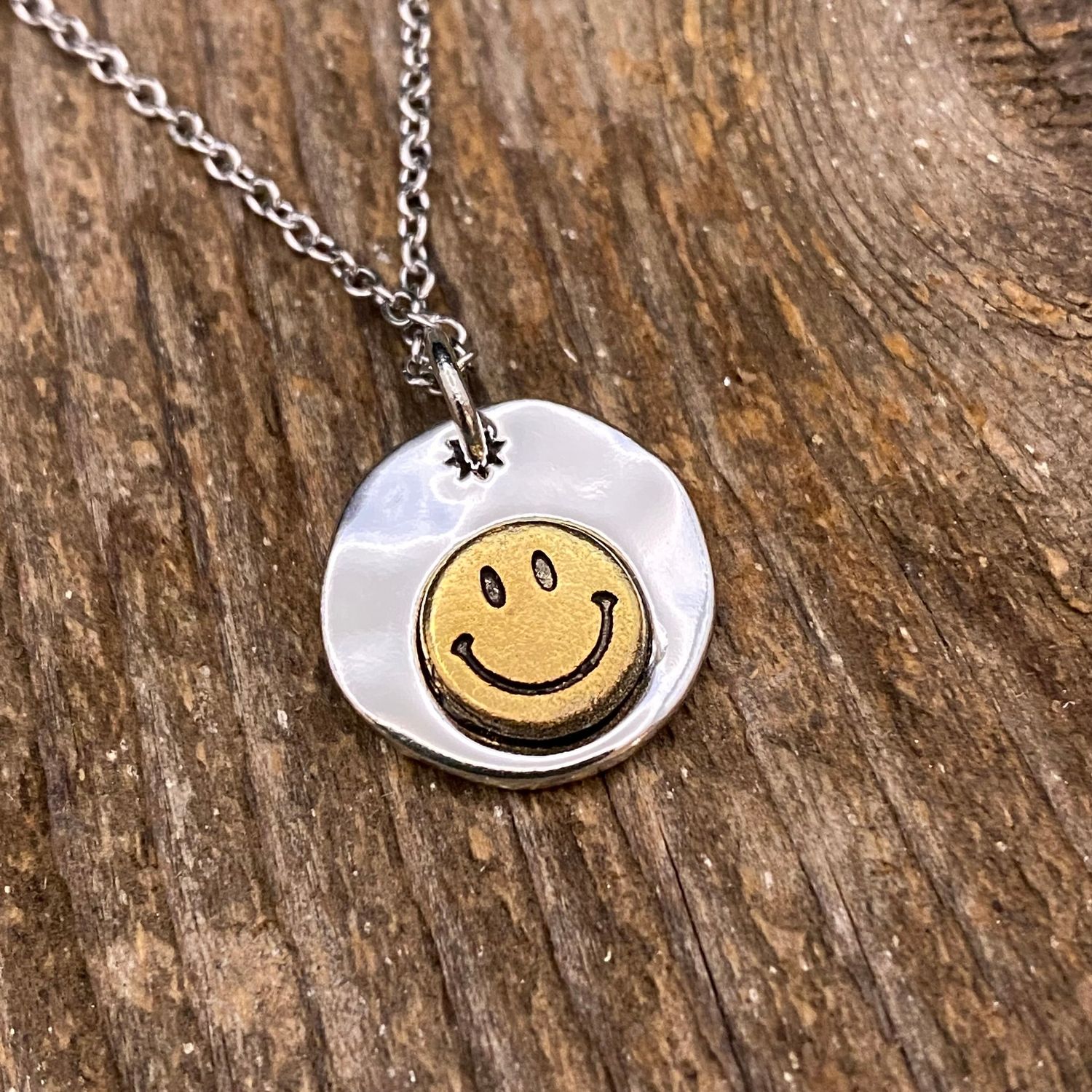 🇨🇦 Happy Face Necklace