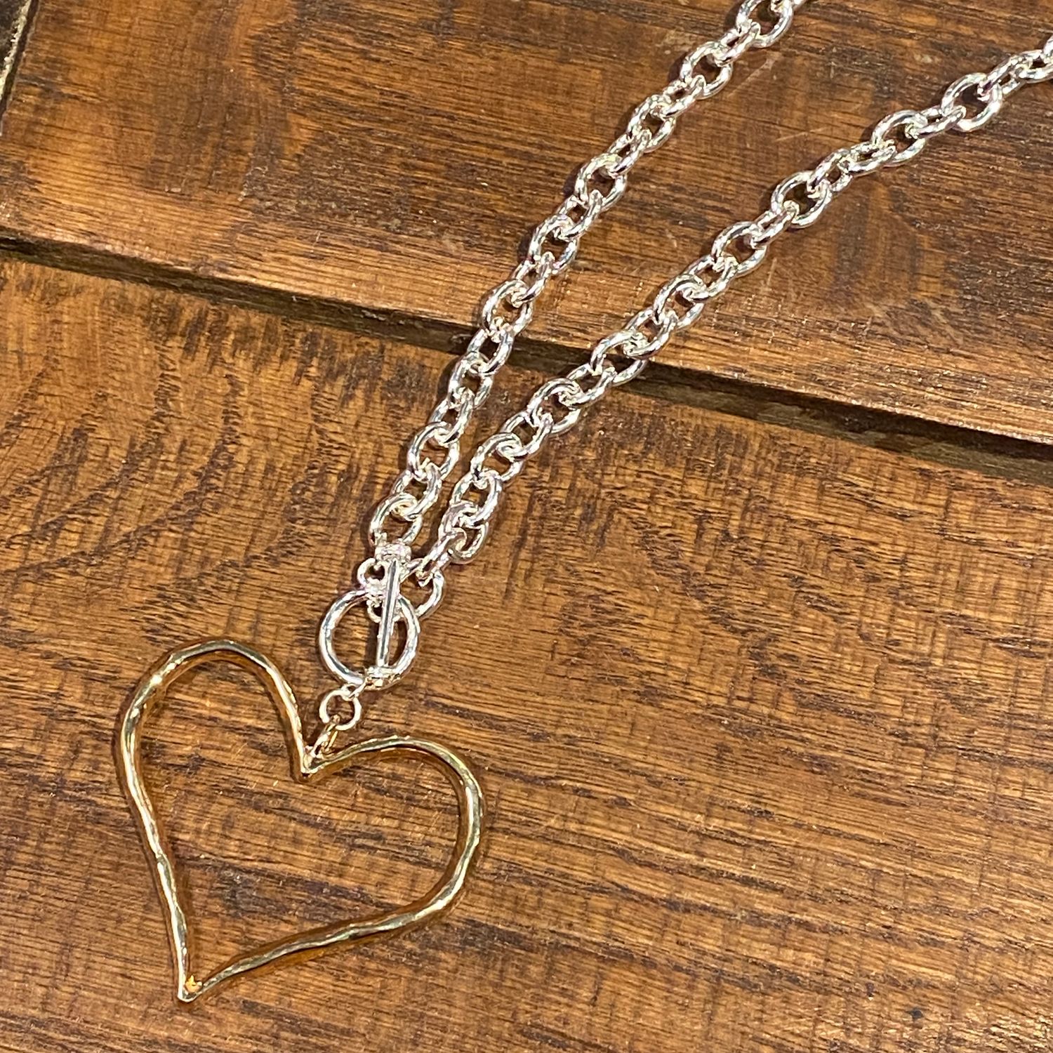 🇨🇦 Waved Heart Toggle Necklace (2 colours)