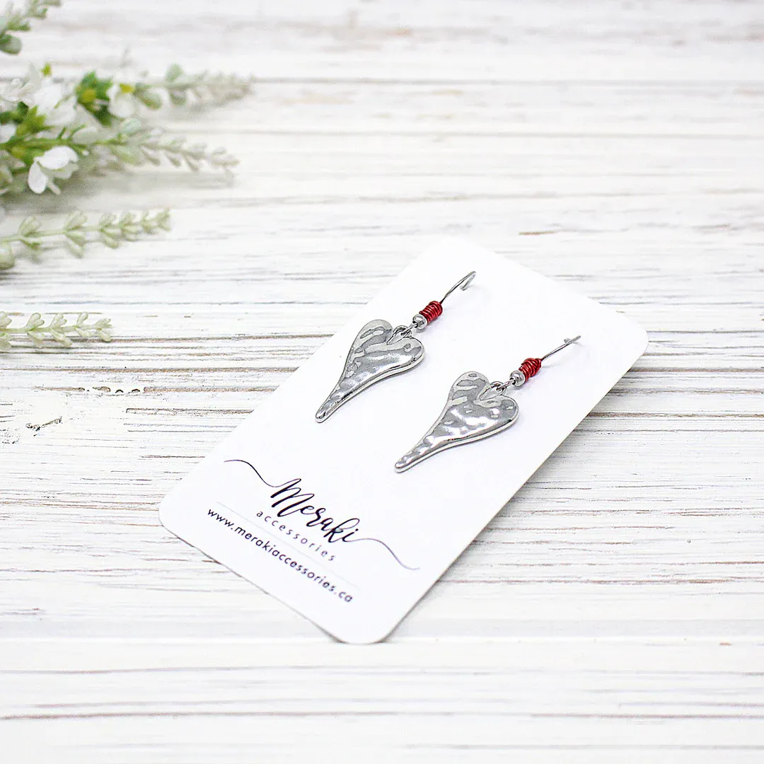 🇨🇦 Hammered Heart Wire Top Earrings, Red