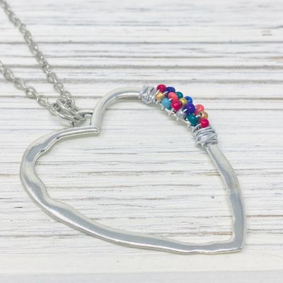 🇨🇦 Large Wavy Beaded Heart Necklace