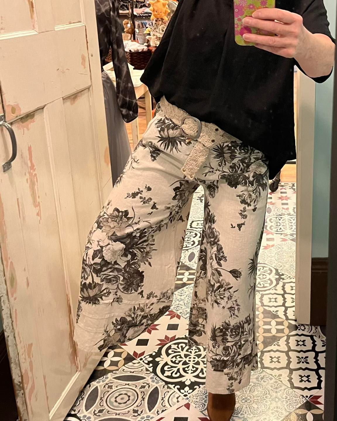 🇨🇦 Linen Mix Floral Detailed Cuff Pant