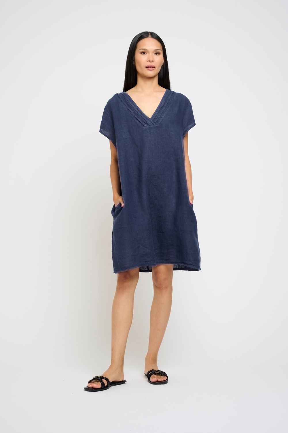 🇨🇦 Linen Pleated Neckline Dress