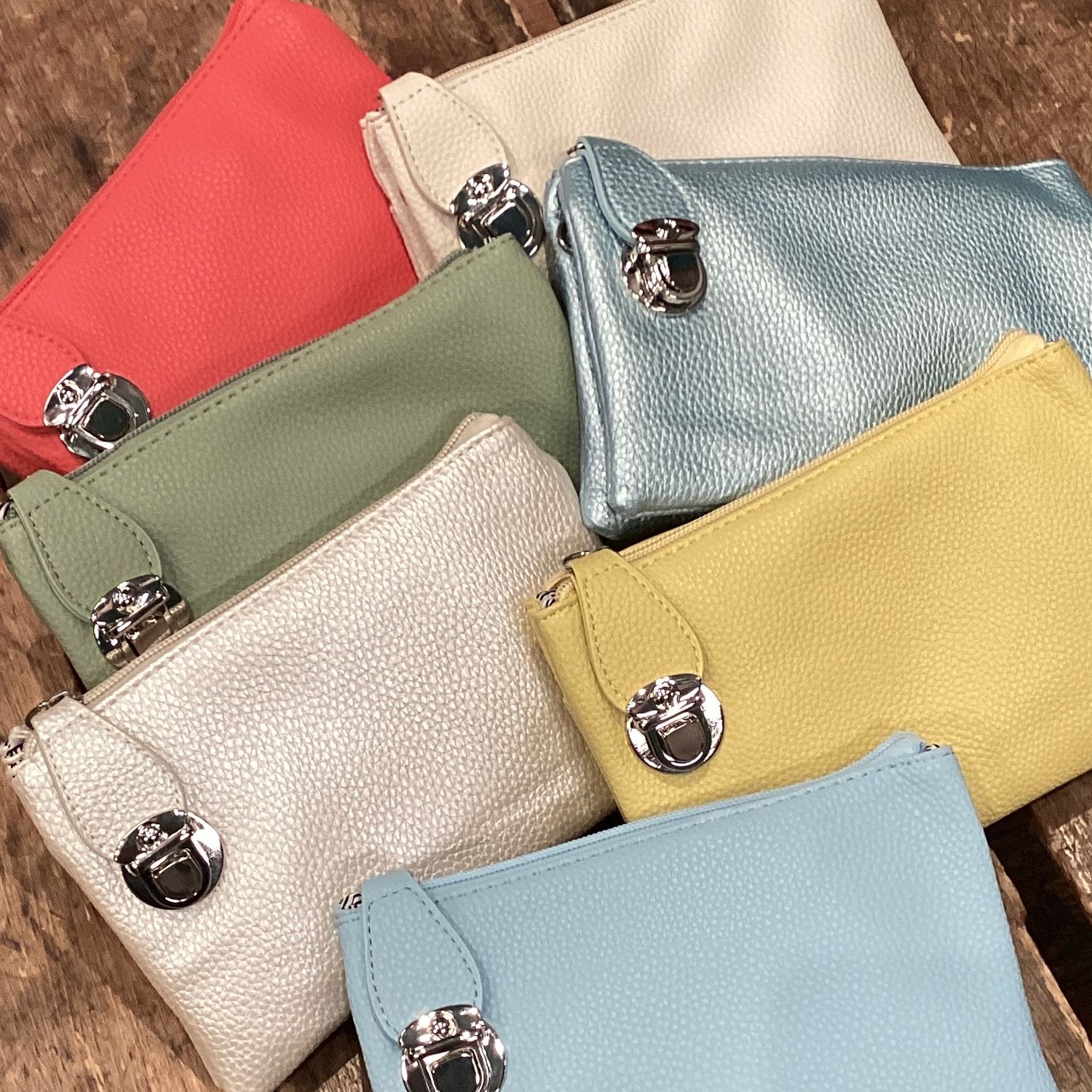 🇨🇦 Vegan Pebble Texture Buckle Clutch  (14 colours)