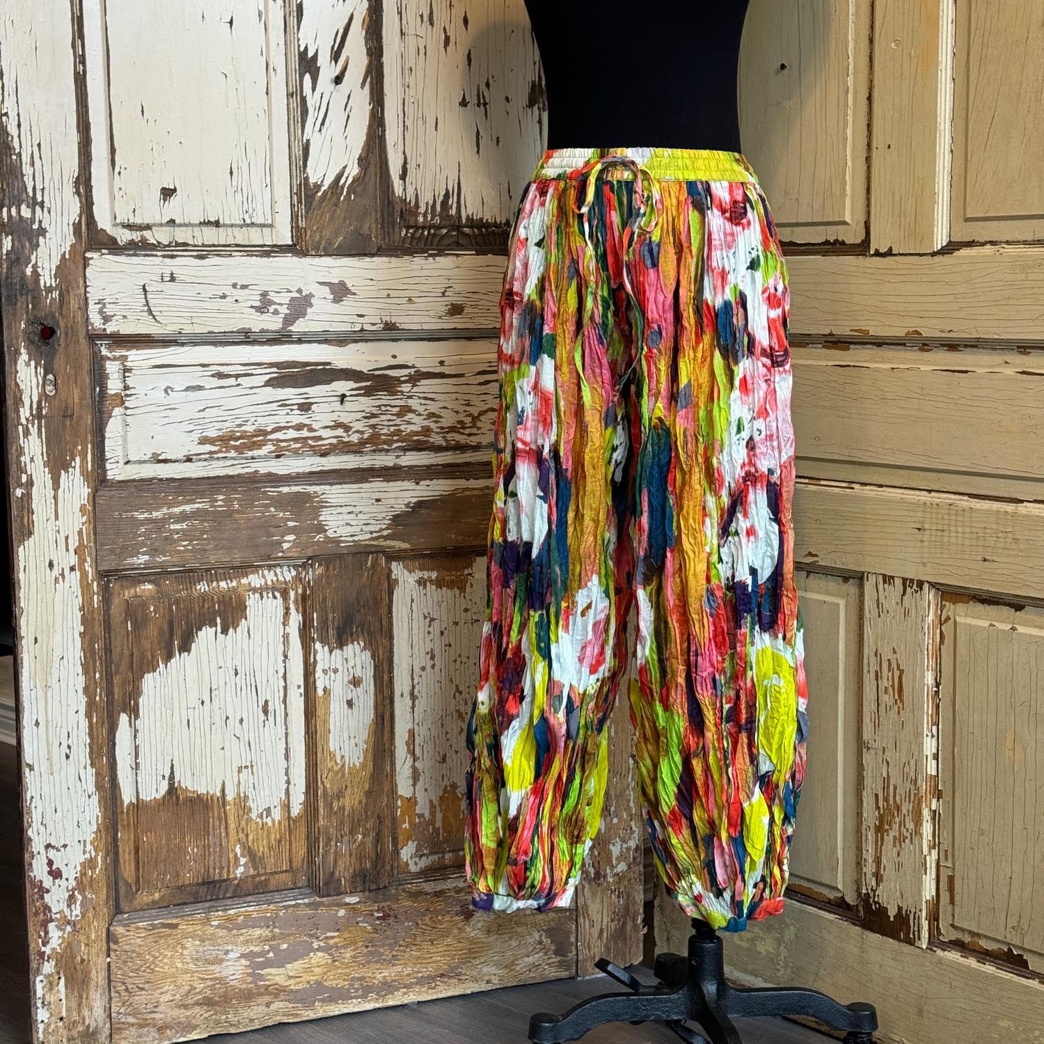 Jogy Abstract Cuffed Pant