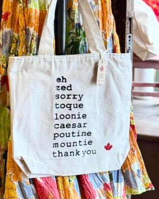 🇨🇦 Canvas Canada Tote Bag