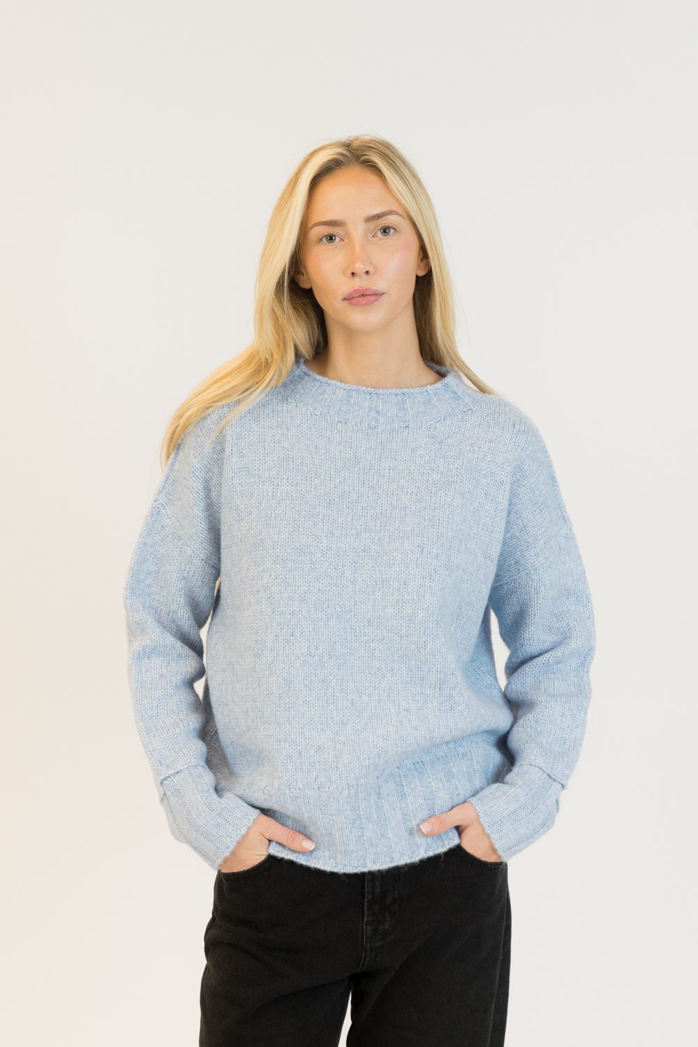 🇨🇦 Tanya Crewneck Sweater