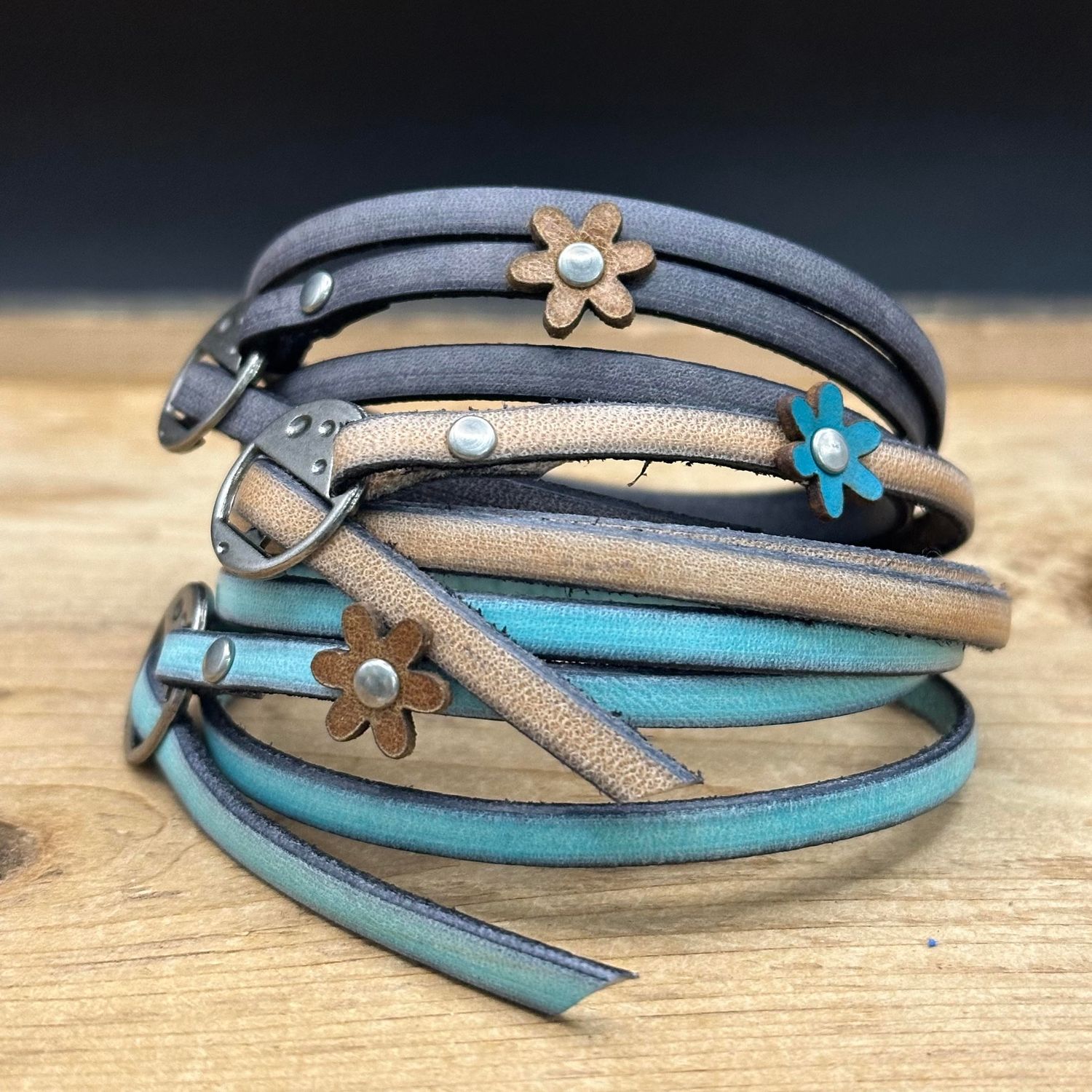 🇨🇦 Wrap Bracelets w/ Flower (3 colours)