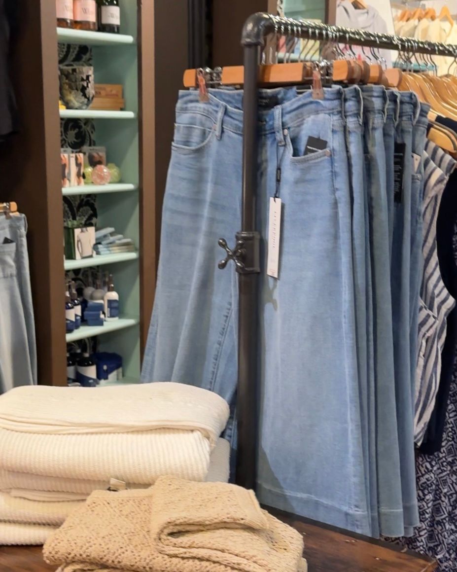 Abbot Kinney Yacht Short,