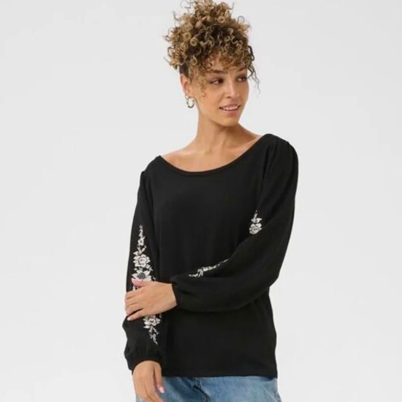 Villea Boatneck Sweater