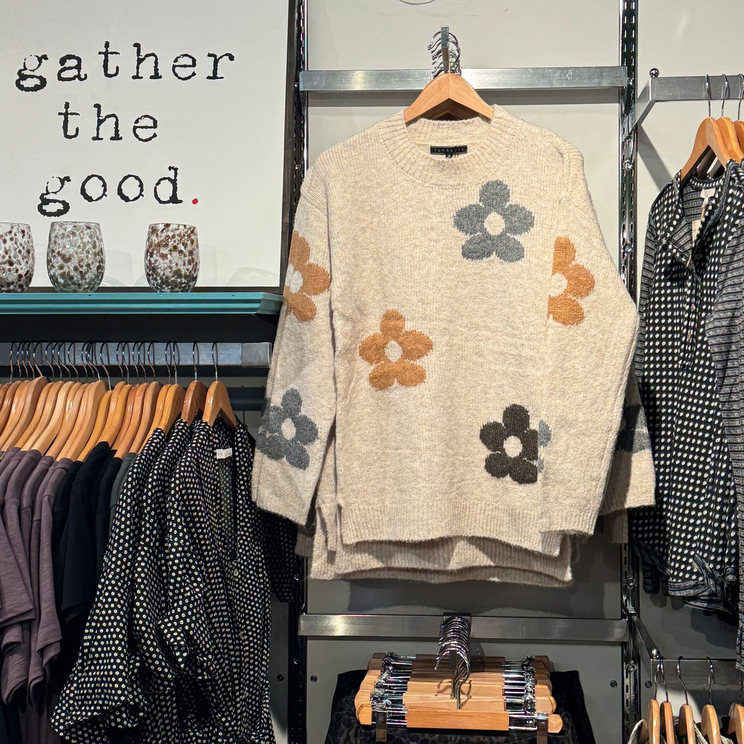 🇨🇦 Knit Flower Sweater, Butter Cream