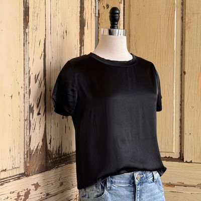 🇨🇦 Satin Sheen Tee