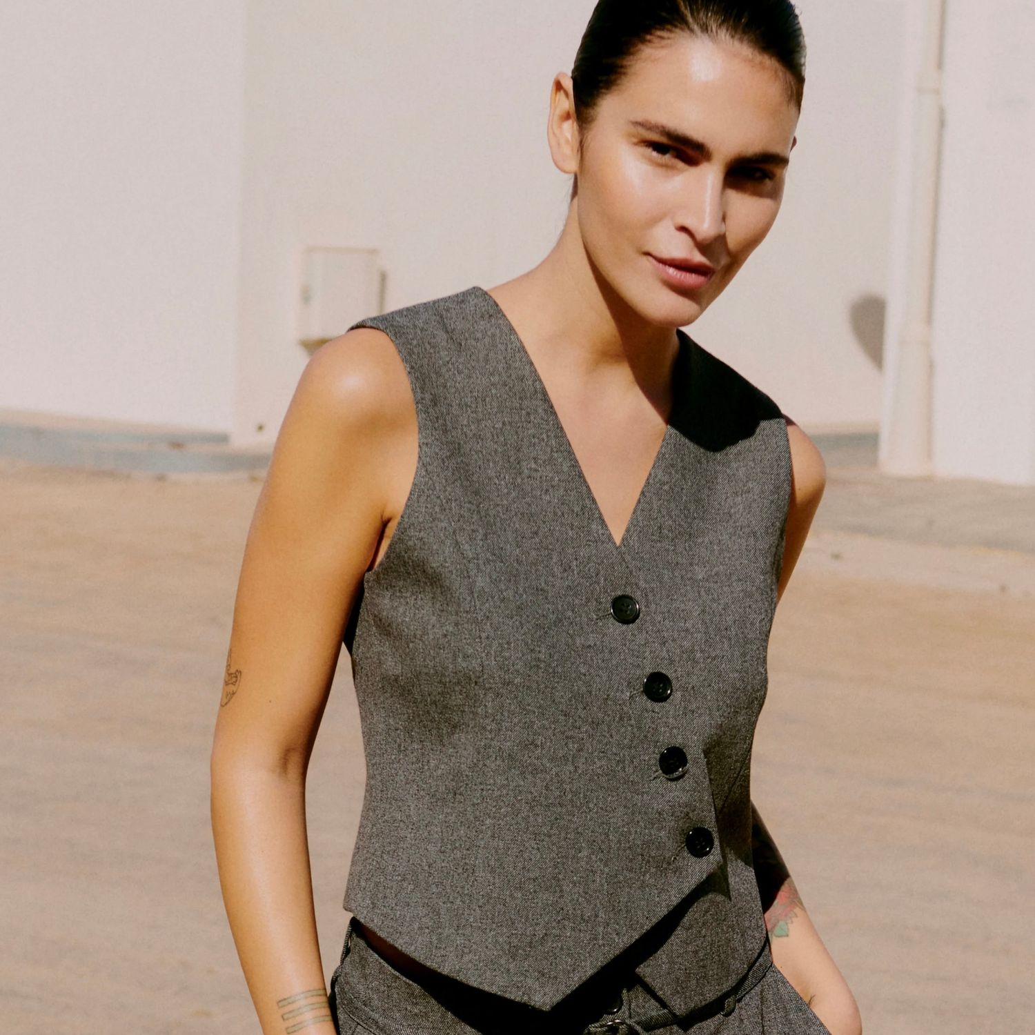 Etona Vest