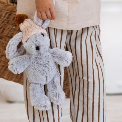 Edith Rabbit, Medium