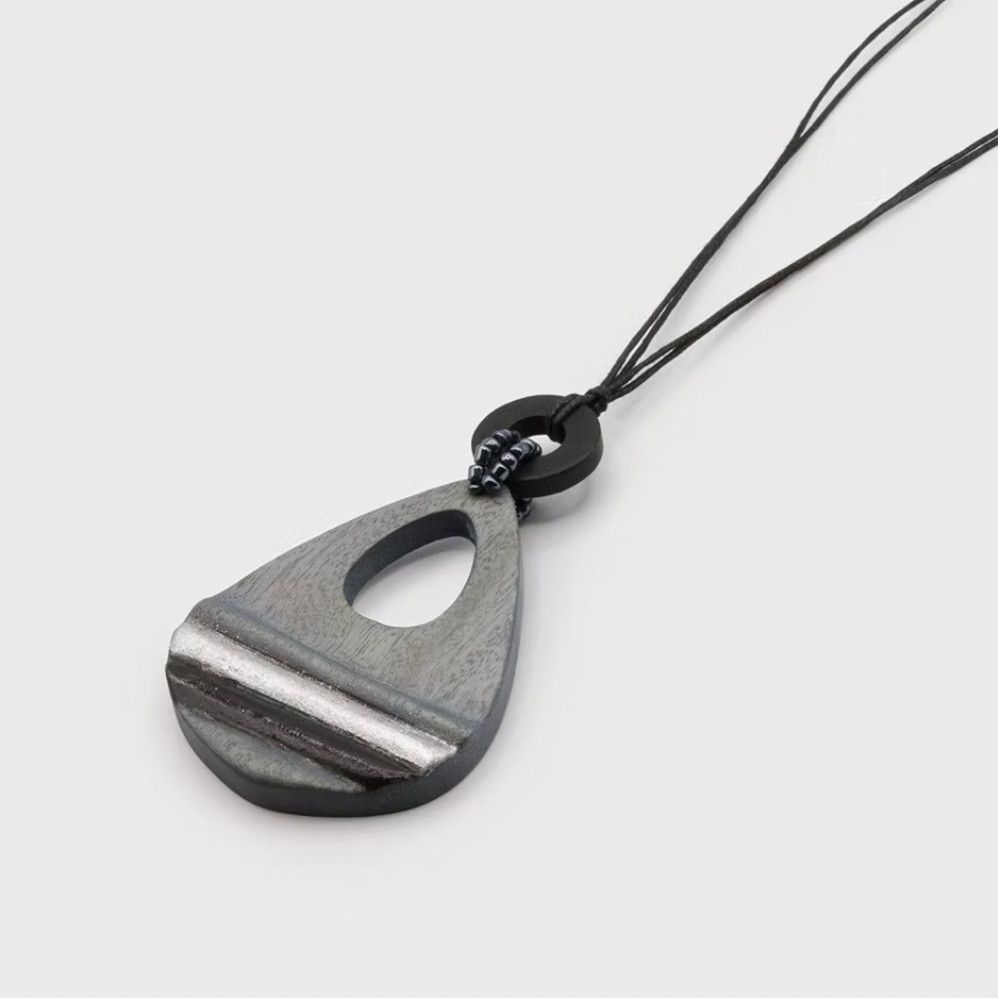 🇨🇦 Wood and Cord Necklace, Black