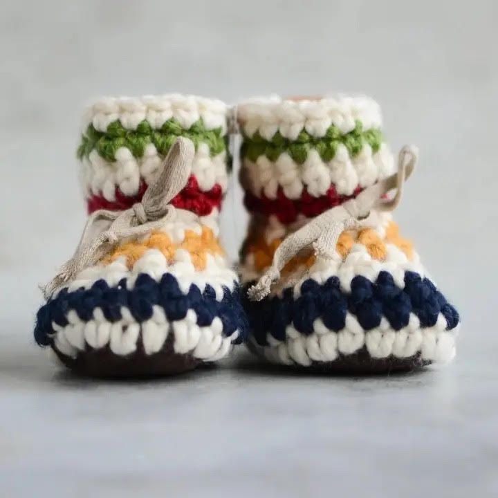 🇨🇦 Sheepskin Baby Slippers (2 styles)