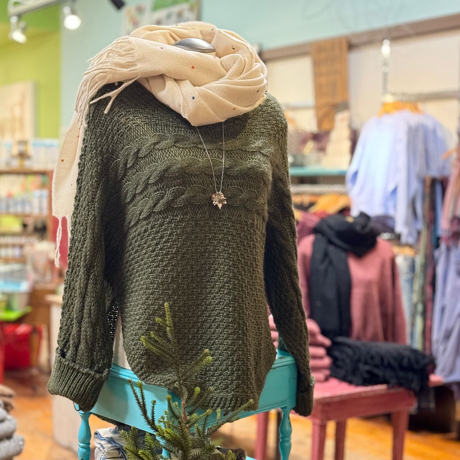 🇨🇦 Cable Knit Hi-Lo Hem Sweater