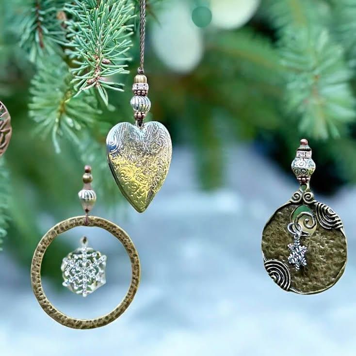 🇨🇦 Christmas Ornaments (6 styles)