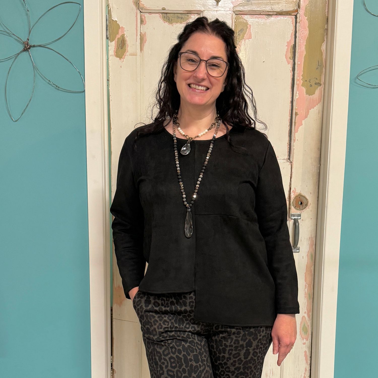 🇨🇦 Sueded Asymmetric Hem Top