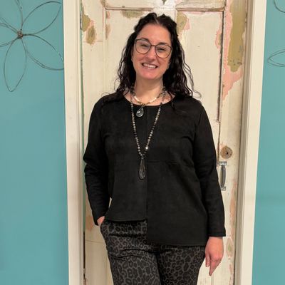 🇨🇦 Sueded Asymmetric Hem Top