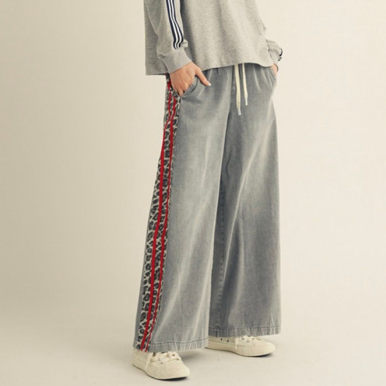 Leopard Accent Denim Pant