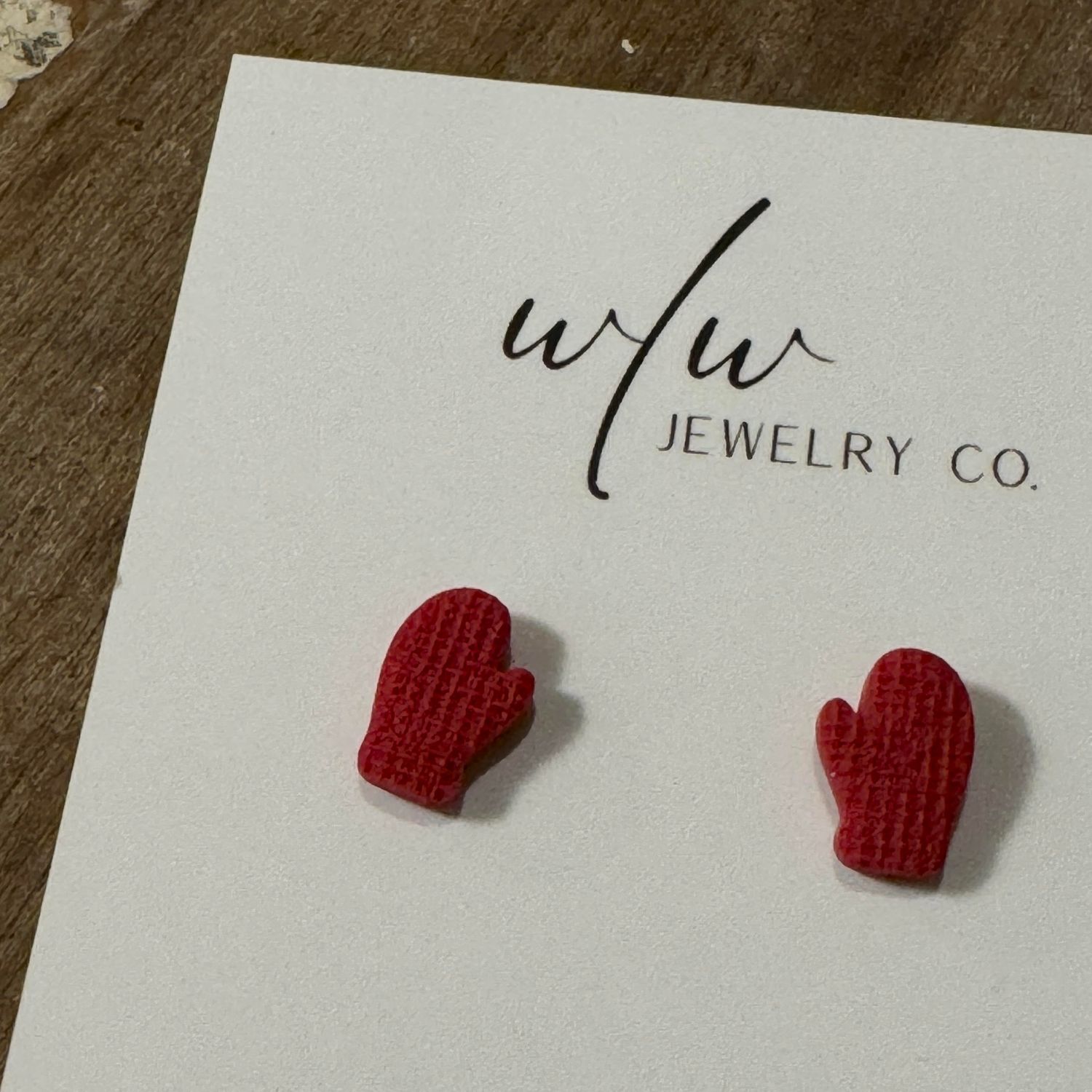 🇨🇦 Red Mitten Studs