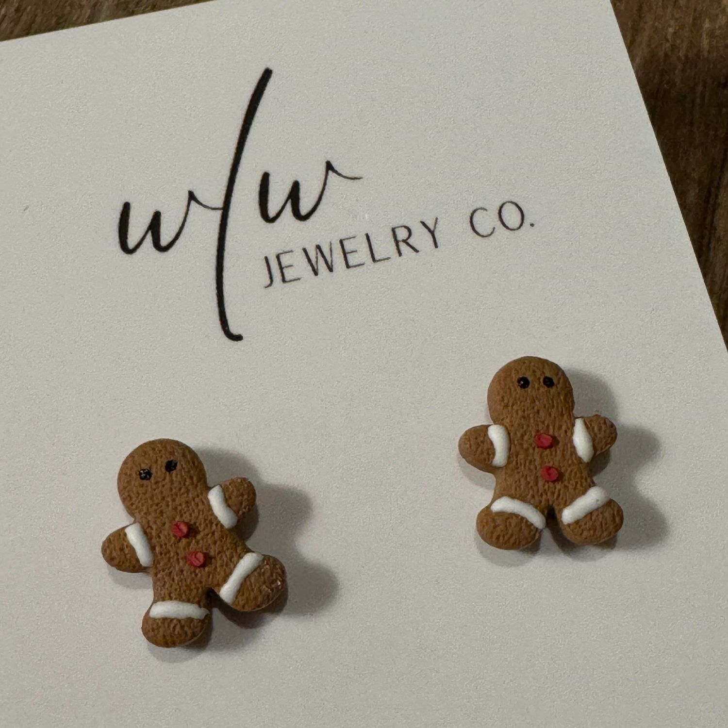 🇨🇦 Gingerbread Studs